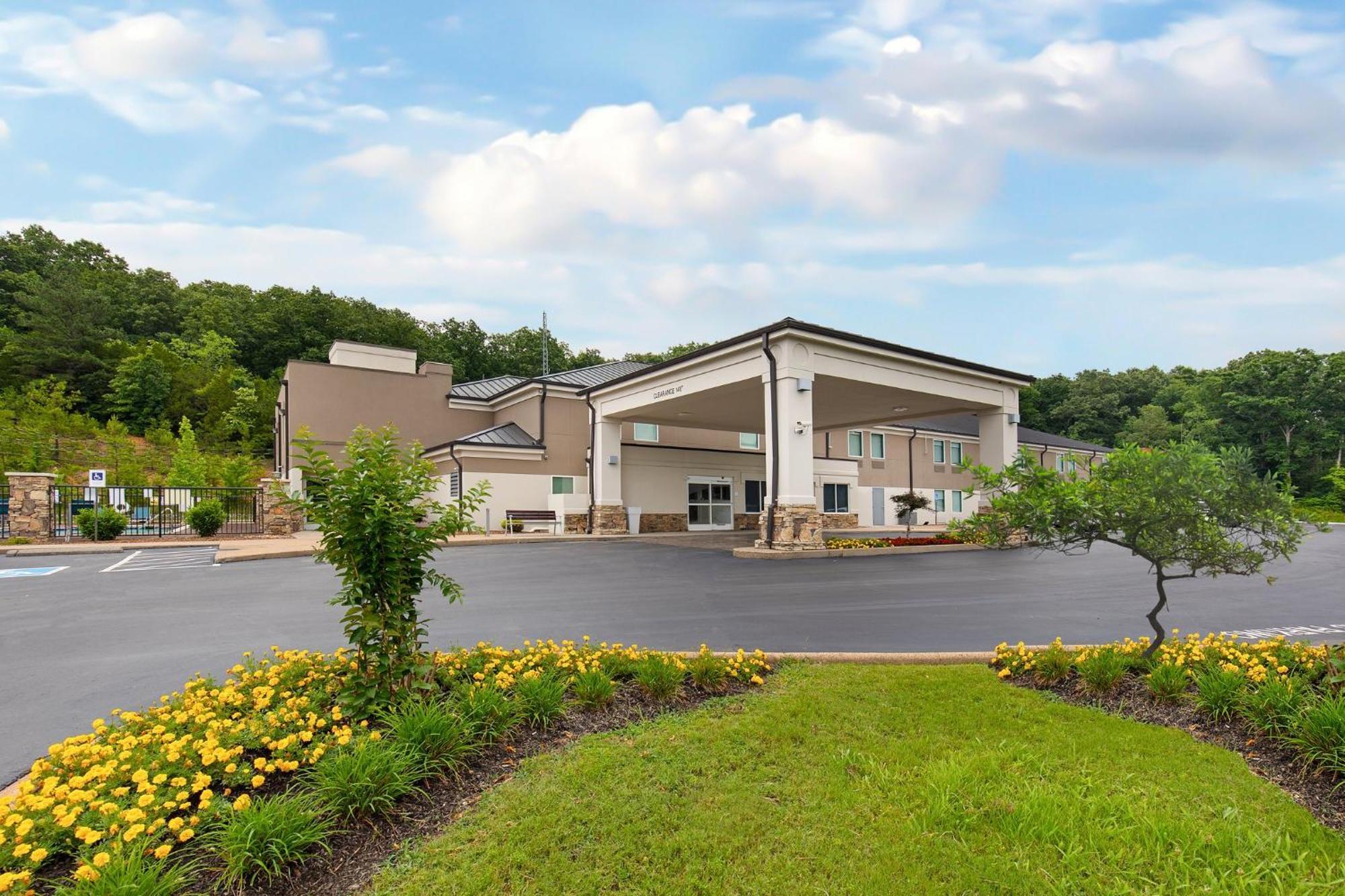 Holiday Inn Express Hurricane Mills Waverly By Ihg Esterno foto