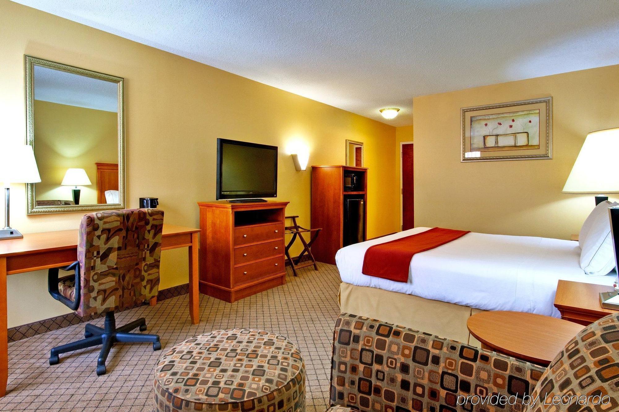 Holiday Inn Express Hurricane Mills Waverly By Ihg Esterno foto