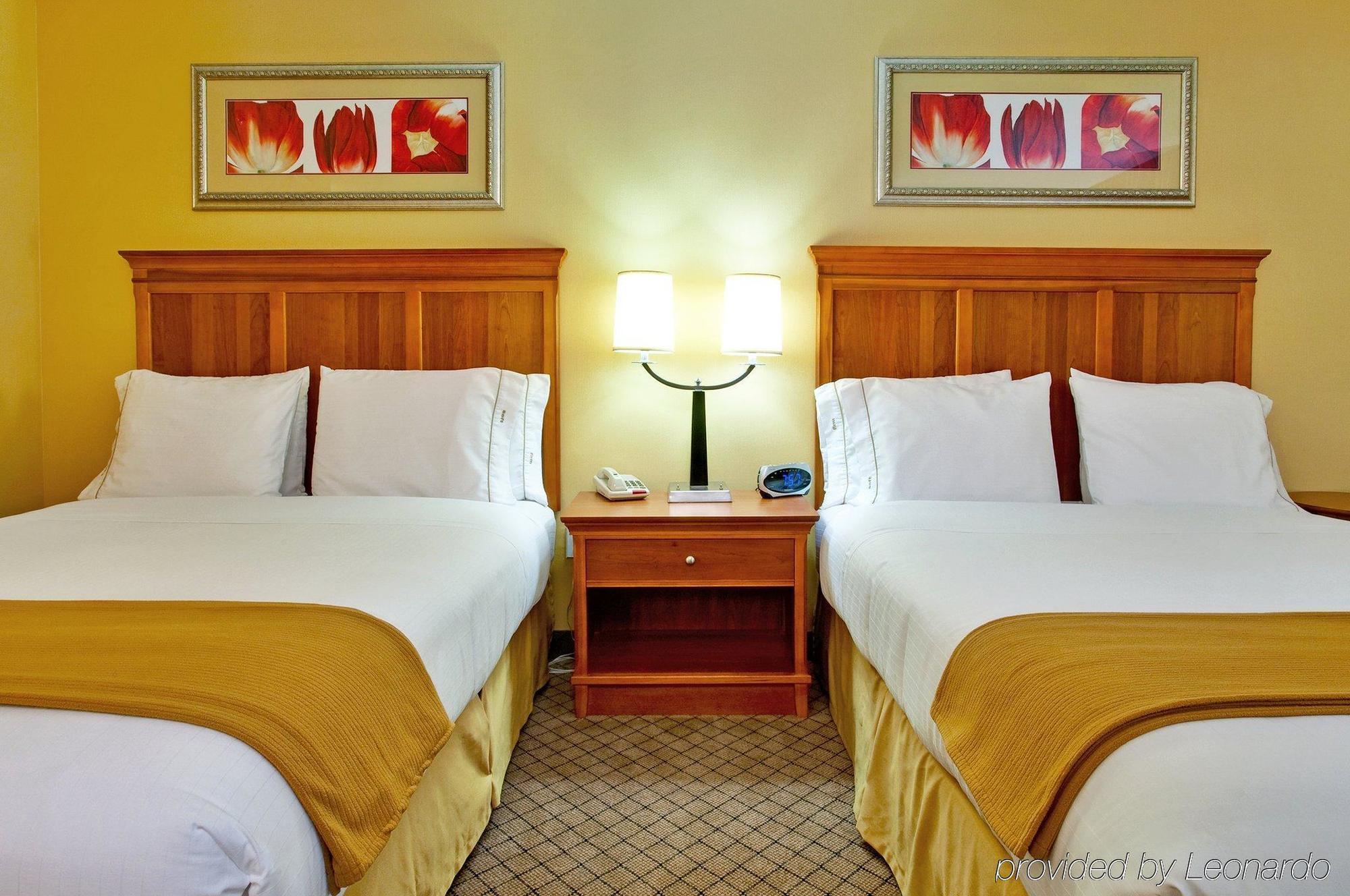 Holiday Inn Express Hurricane Mills Waverly By Ihg Esterno foto
