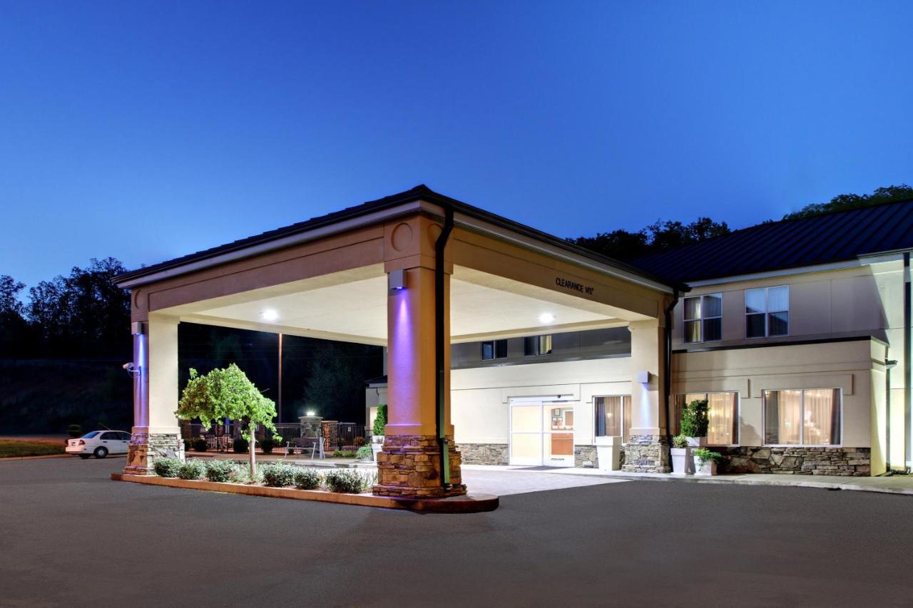 Holiday Inn Express Hurricane Mills Waverly By Ihg Esterno foto