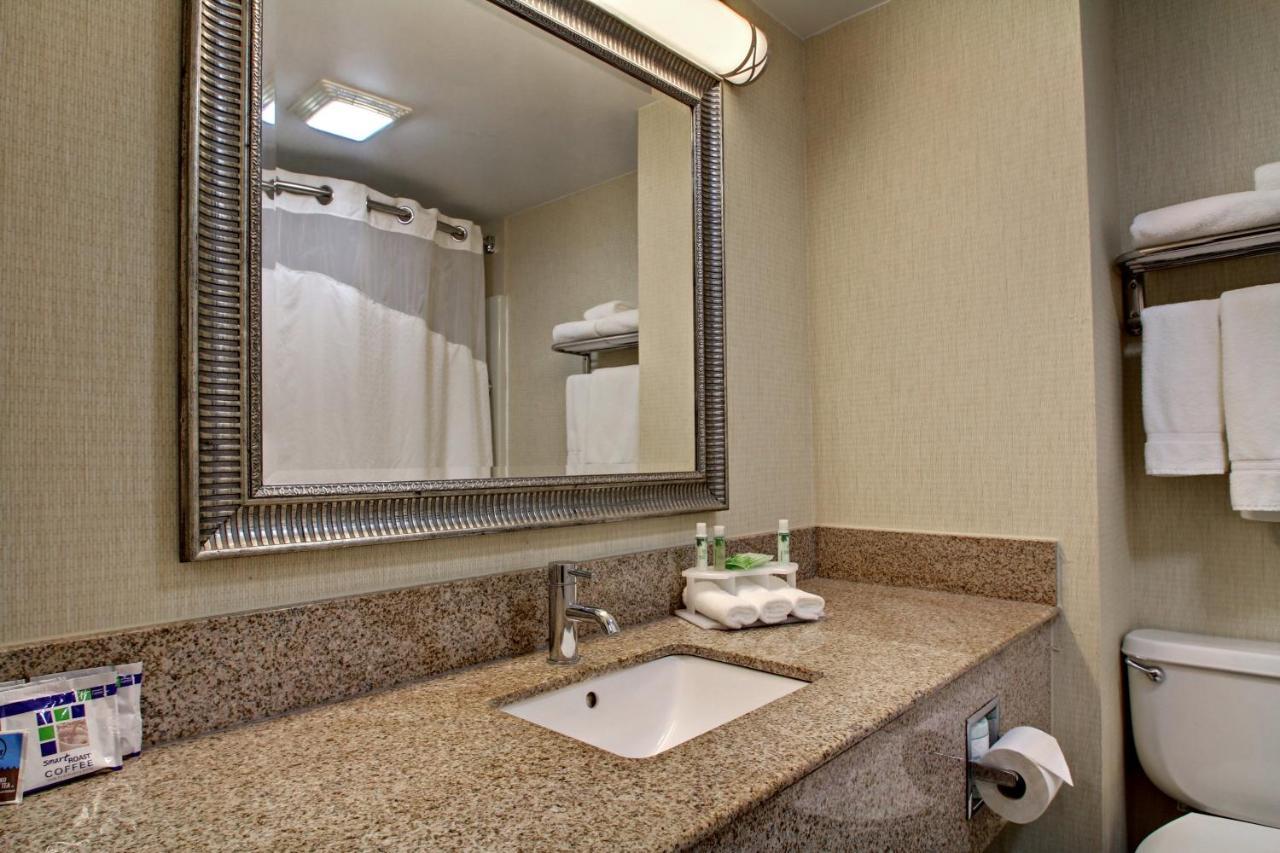 Holiday Inn Express Hurricane Mills Waverly By Ihg Esterno foto